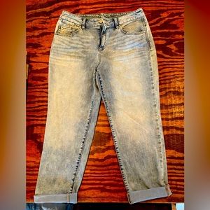 Chicos PLATINUM denim crop straight leg